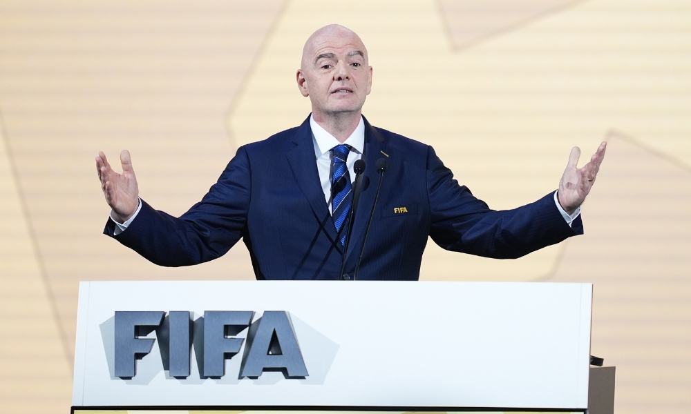 尴尬!超半数葡萄牙球迷认为C罗应让出国家队首发.